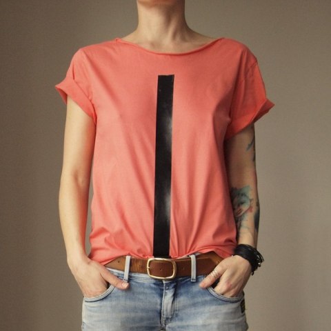 Czarna kreska Łososiowy oversize Czarna kreska Łososiowy oversize