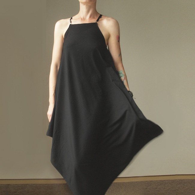 Sukienka ramiączka asymetryczna czarna