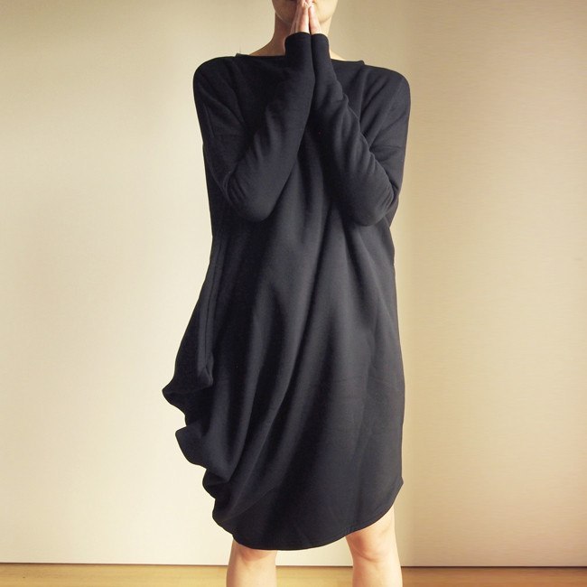 Sukienka długi rękaw asymetria Czarna Gruba