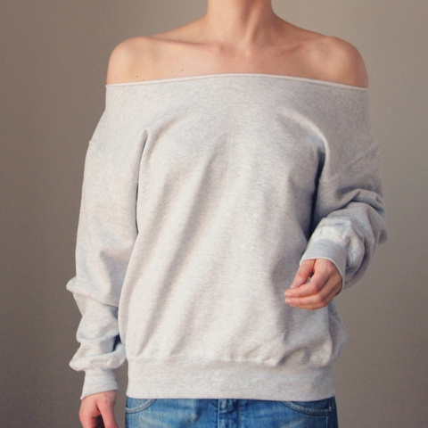 Szara bluza cięta ze ściągaczami Szara bluza cięta ze ściągaczami