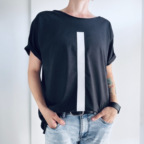 Biała kreska Czarny oversize Biała kreska Czarny oversize