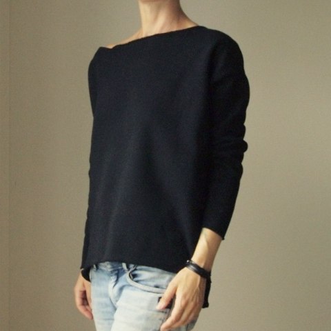 Czarna bluza cięta Czarna bluza cięta