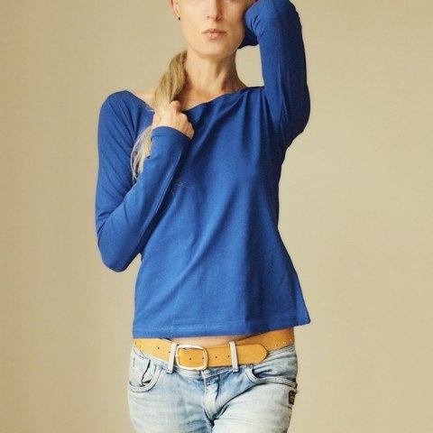 Czarna dopasowana długi rękaw szeroki dekolt