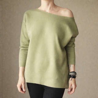 Bluza damska oversize z ciętymi krawędziami – oliwkowa