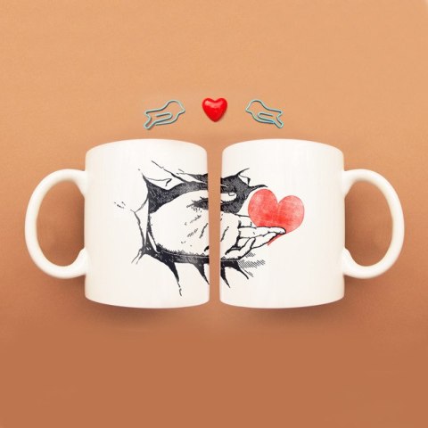 Kubek „Serce na dłoni” – prezentowy kubek na walentynki330 ml