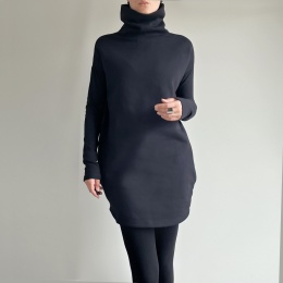 Sukienka Wąski rękaw czarna Golf Midi