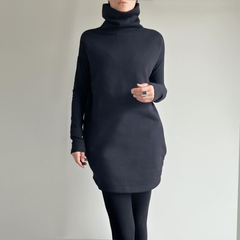 Sukienka Wąski rękaw czarna Golf Midi