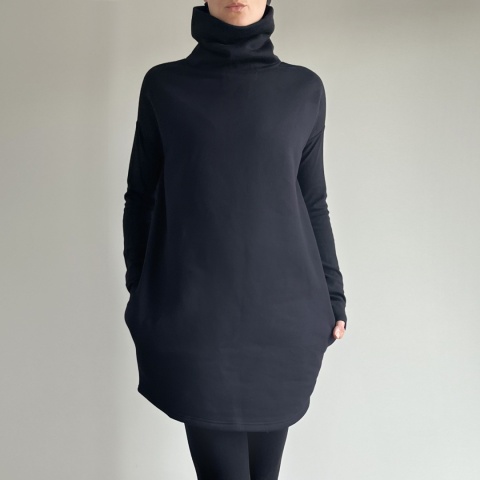 Sukienka Wąski rękaw czarna Golf Midi