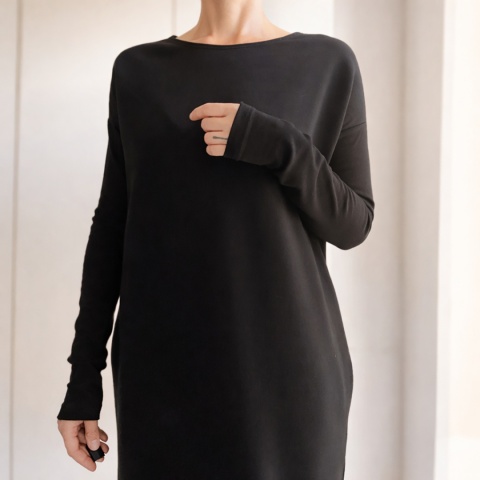 Sukienka dluga czarna z rozporkami