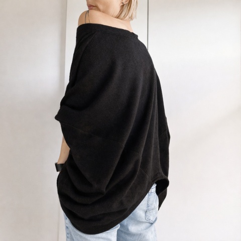 Sweter nietoperz VV czarny