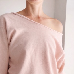 Ciepły róż bluza cięta