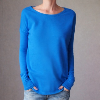 Bluza damska oversize z wąskimi rękawami - niebieska