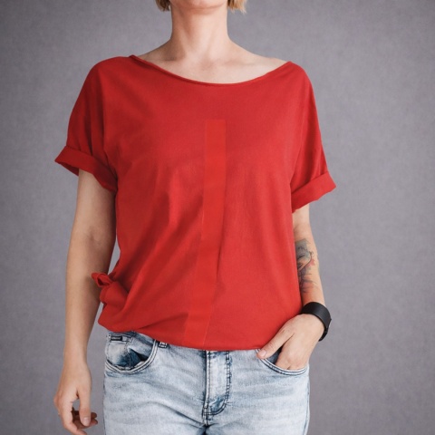 Kreska Czerwona na Czerwonym Oversize