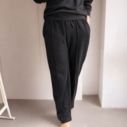 Spodnie dresowe w kant czarne