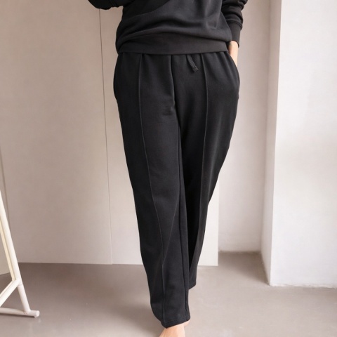 Spodnie dresowe w kant czarne
