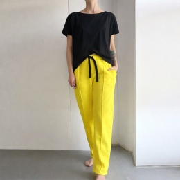 Spodnie dresowe w kant żółte