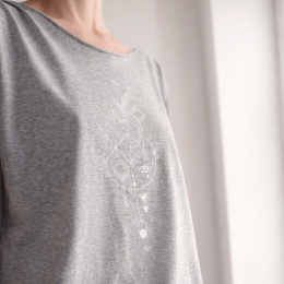 Srebrny alchemik na średnioszarym Oversize