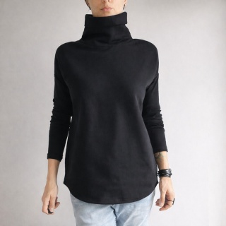 Bluza damska oversize z golfem i wąskimi rękawami – czarna