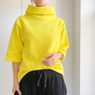 Bluza damska oversize z golfem i rękawem do łokcia – żółta