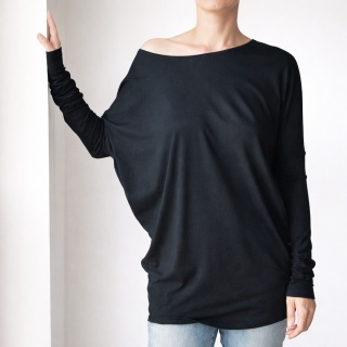 Bluzka damska oversize asymetryczna trapez – czarna