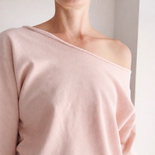 Bluza damska oversize cięta ze ściągaczami – ciepły róż