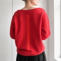 Bluza damska oversize z czerwonym nadrukiem z tyłu – czerwona