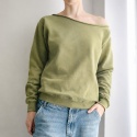 Oliwkowa bluza oversize z ciętym dekoltem ze ściągaczami - pojedynczy egzemplarz