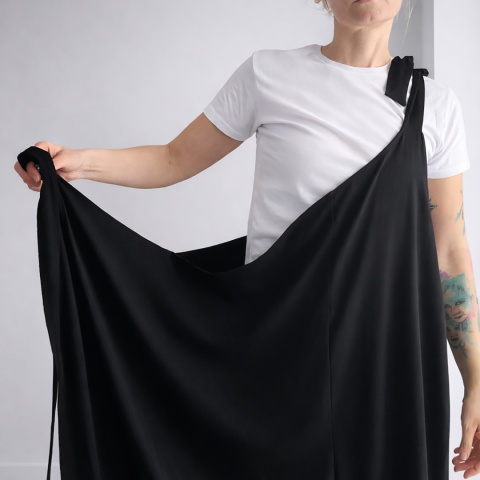 Spodnie damskie ogrodniczki lniane czarne asymetryczne