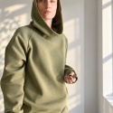 Bluza damska oversize z dużym kapturem i dziurkami na kciuki – blada oliwka