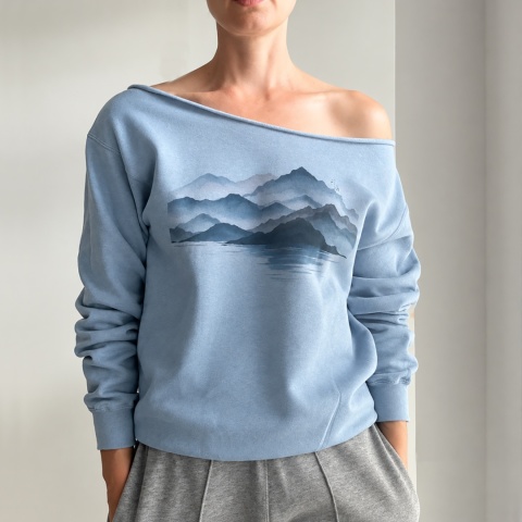 Bluza damska oversize z nadrukiem japońskiego pejzażu – pudrowo-niebieska